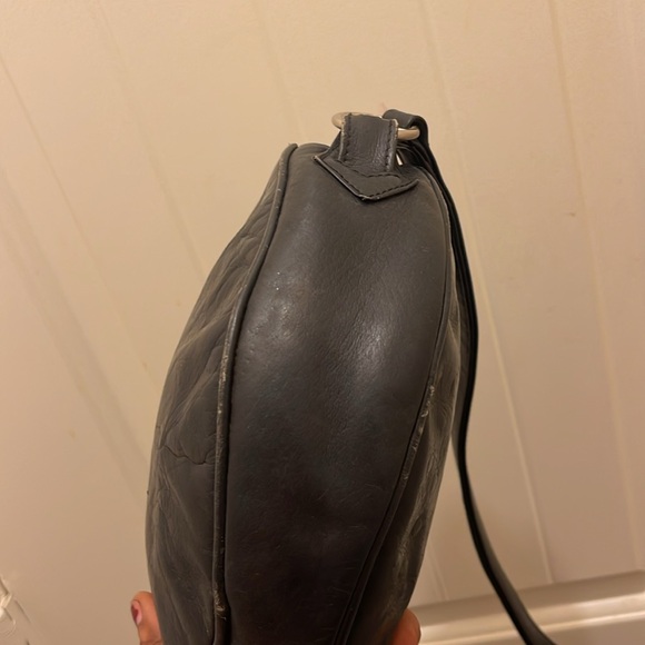 Authentic Fendi, please check all picture of condition - Picture 10 of 17